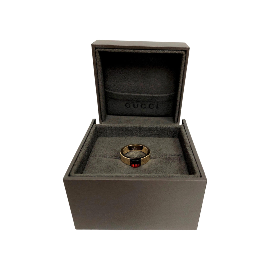 GUCCI 18K Yellow Gold Cabochon Garnet 5mm Band Ring