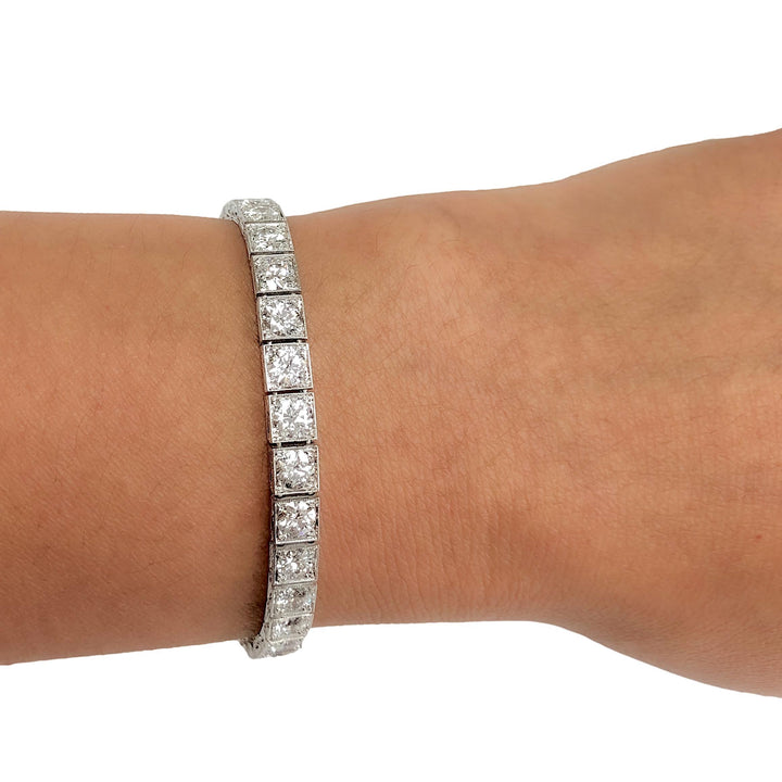 Van Cleef & Arpels Art Deco Old Euro Diamond Bracelet in Platinum – 1930s