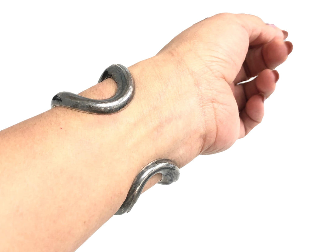 Tiffany and Co. Vintage Original 1975 Peretti Sterling Silver 925 Bone Cuff Small