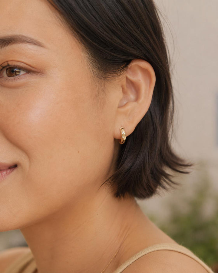 David Yurman 18K Yellow Gold Twisted Cable Hoop Earrings