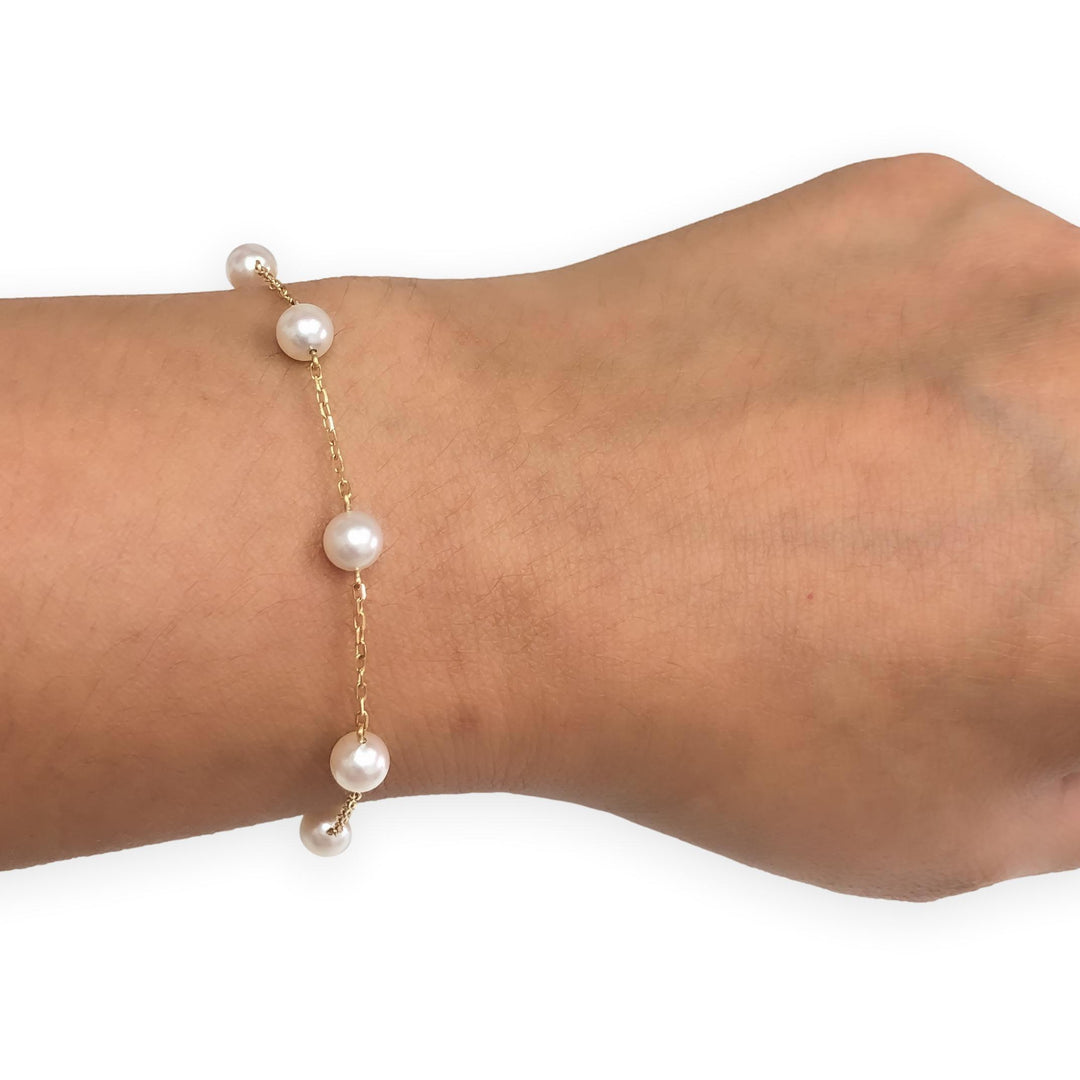 MIKIMOTO 18K Yellow Gold  5.5mm Pearl Station Bracelet – 7" w/orig Pouch