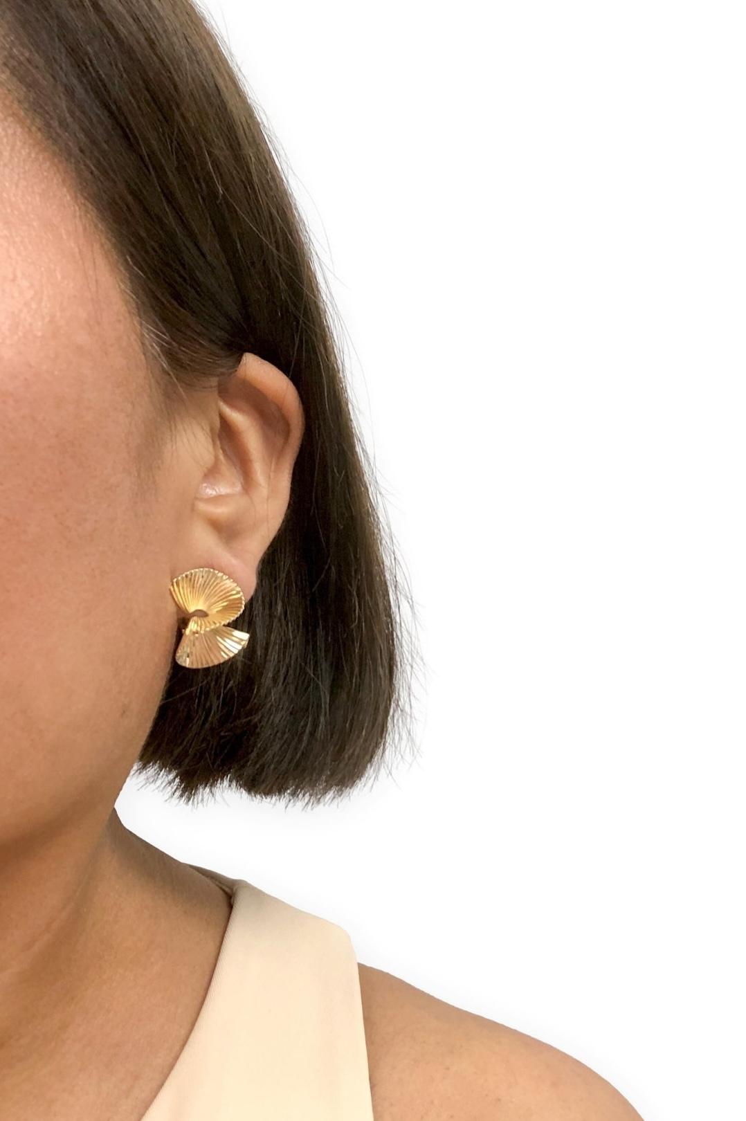 Retro Tiffany & Co. George Schuler 14K Yellow Gold Swirl Clip on Earrings 1950's