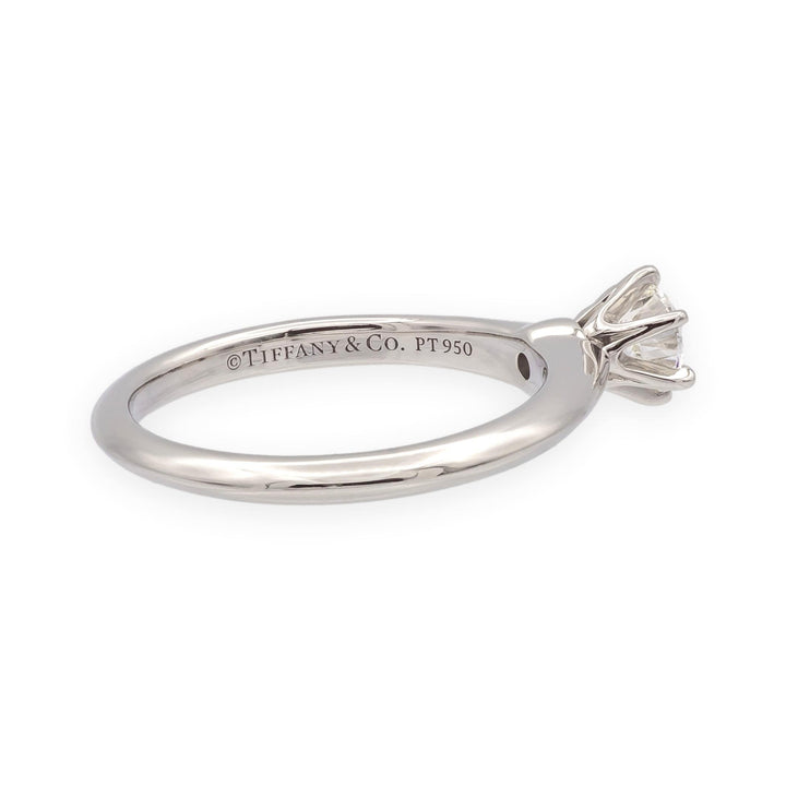Tiffany & Co. Platinum .28 ct I VVS1 Round Diamond Solitaire Engagement Ring