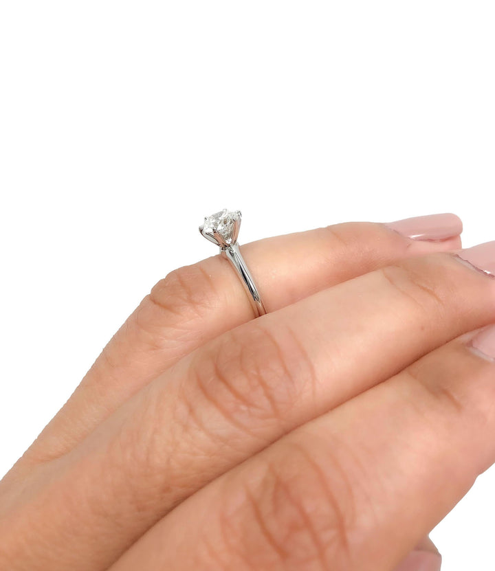 Tiffany & Co. Platinum .97 ct F VVS2 Round Diamond Solitaire Engagement Ring