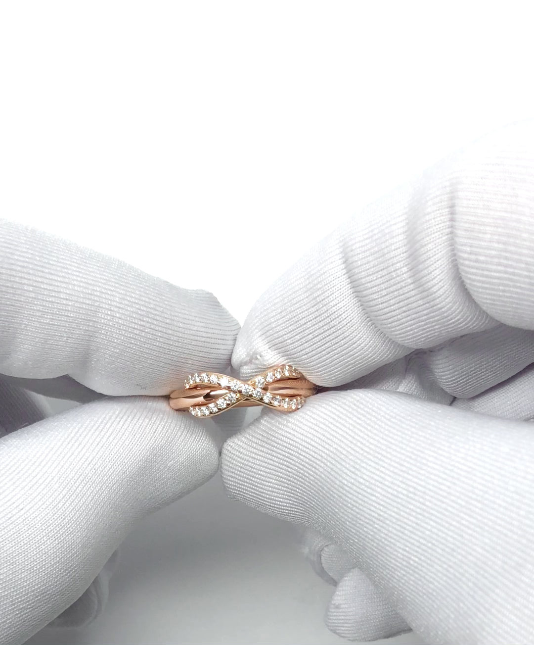 Tiffany & Co. Infinity Ring in 18K Rose Gold with Diamonds