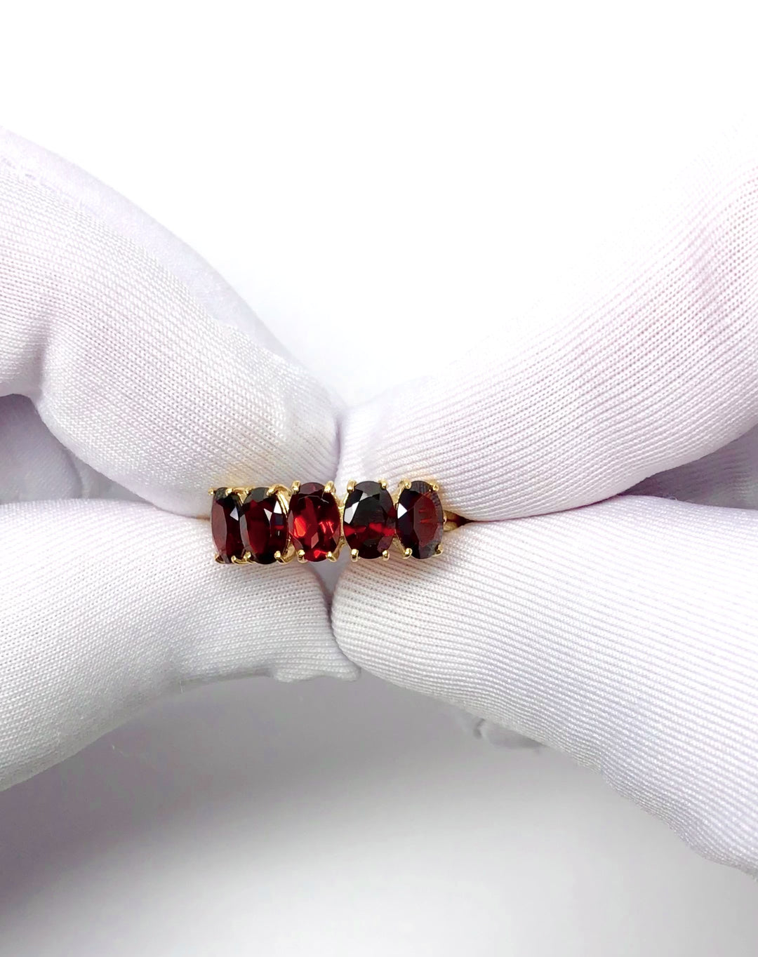 Vintage 18K Yellow Gold Garnet Five-Stone Ring – 1980s