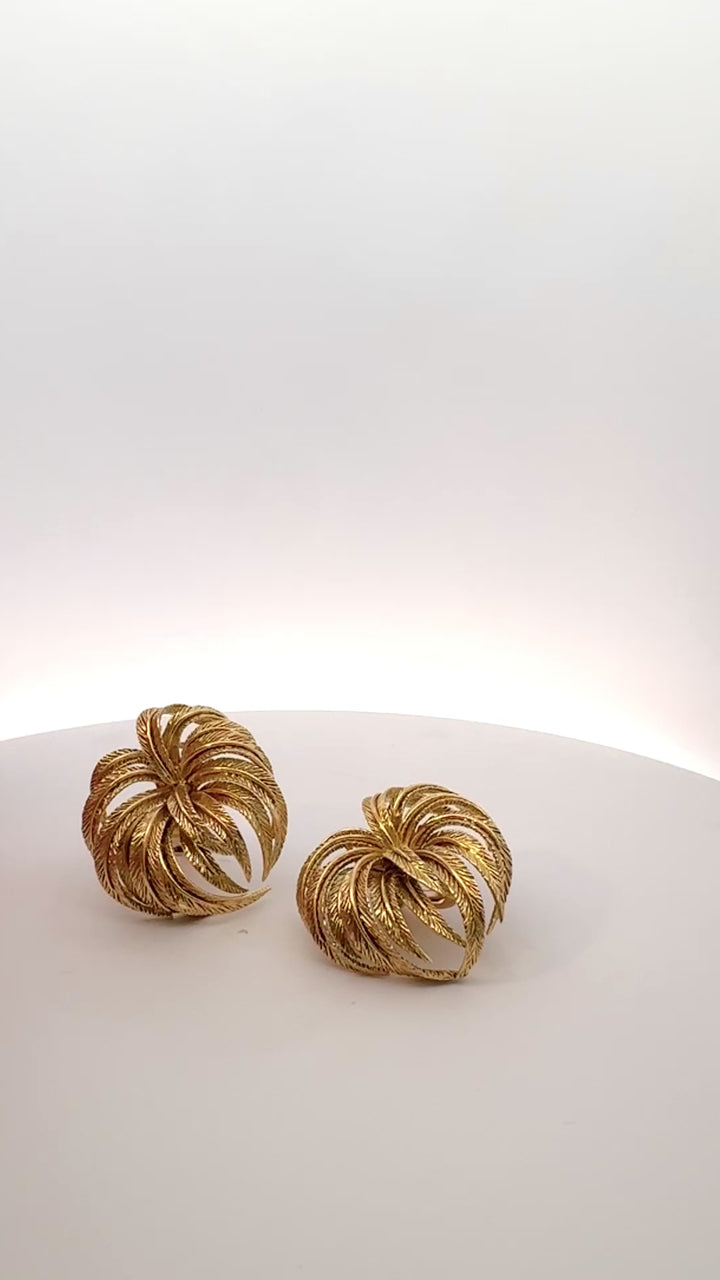 Vintage 18K Yellow Gold Palm Leaf Motif Ear-Clips – 1950s French Craftsmanship