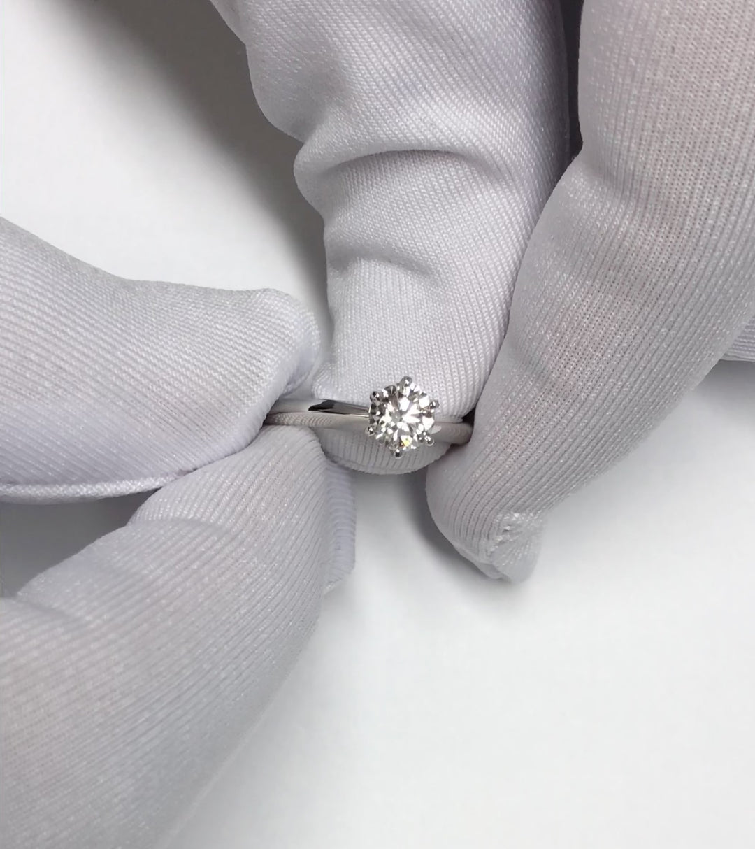 Tiffany & Co. Round Brilliant .53 ct H VS1 Diamond Solitaire Ring in Platinum