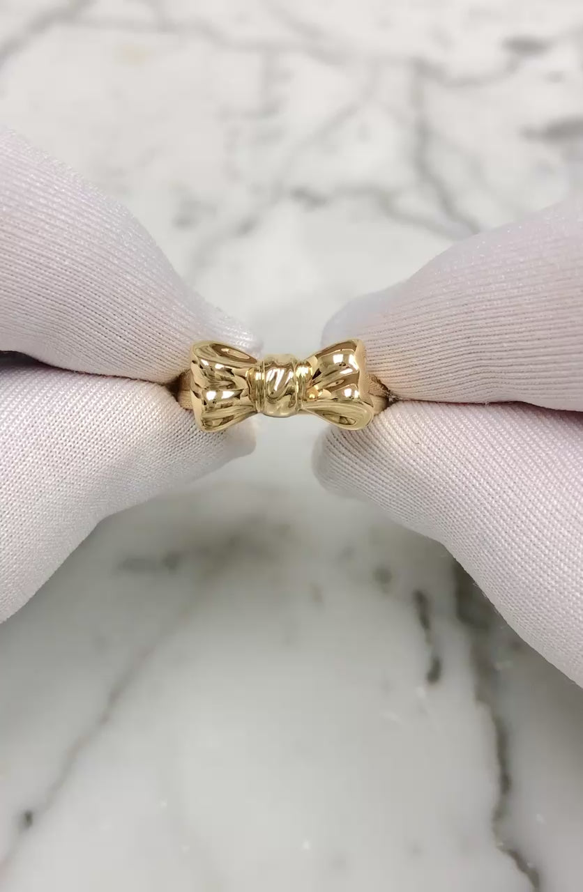 Tiffany & Co. Vintage 18K Yellow Gold Bow Ring (1990) – Size 7.75