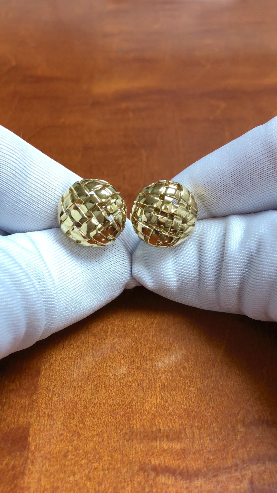 Vintage Tiffany & Co. 18K Yellow Gold Vannerie Basket Weave Stud Earrings 1995