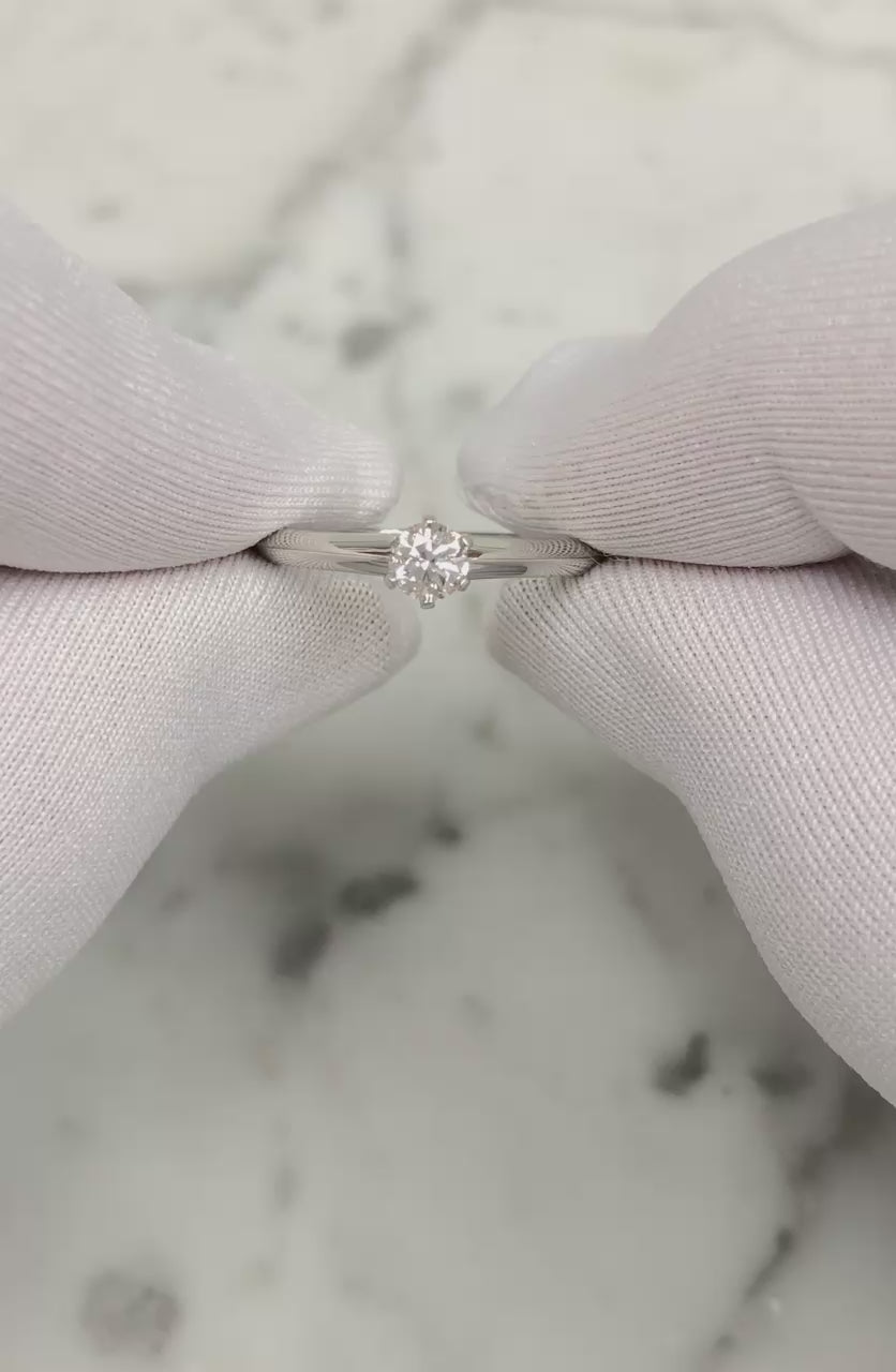 Vintage Tiffany & Co. Platinum 0.22ct G VS2 Diamond Solitaire Engagement Ring