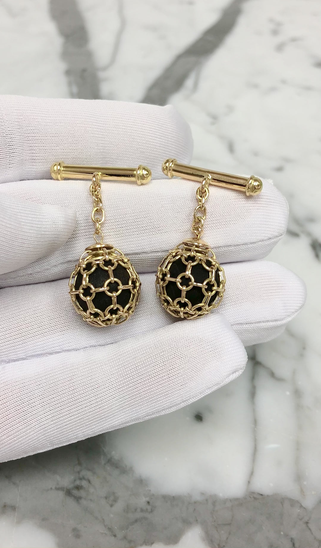 Vintage 18K Yellow Gold Lattice Ball & Dark Wood Cufflinks Ca. 2000