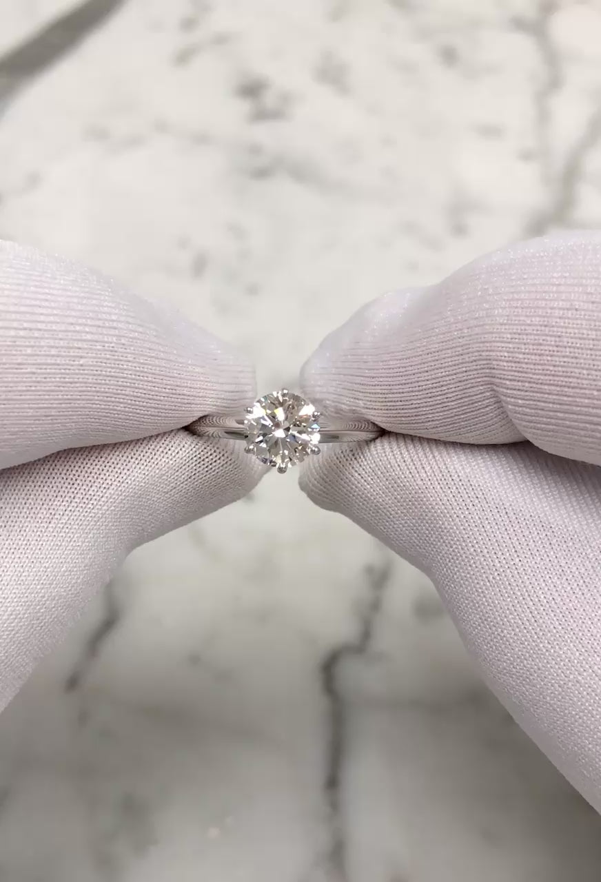 Tiffany & Co. Platinum .97 ct F VVS2 Round Diamond Solitaire Engagement Ring