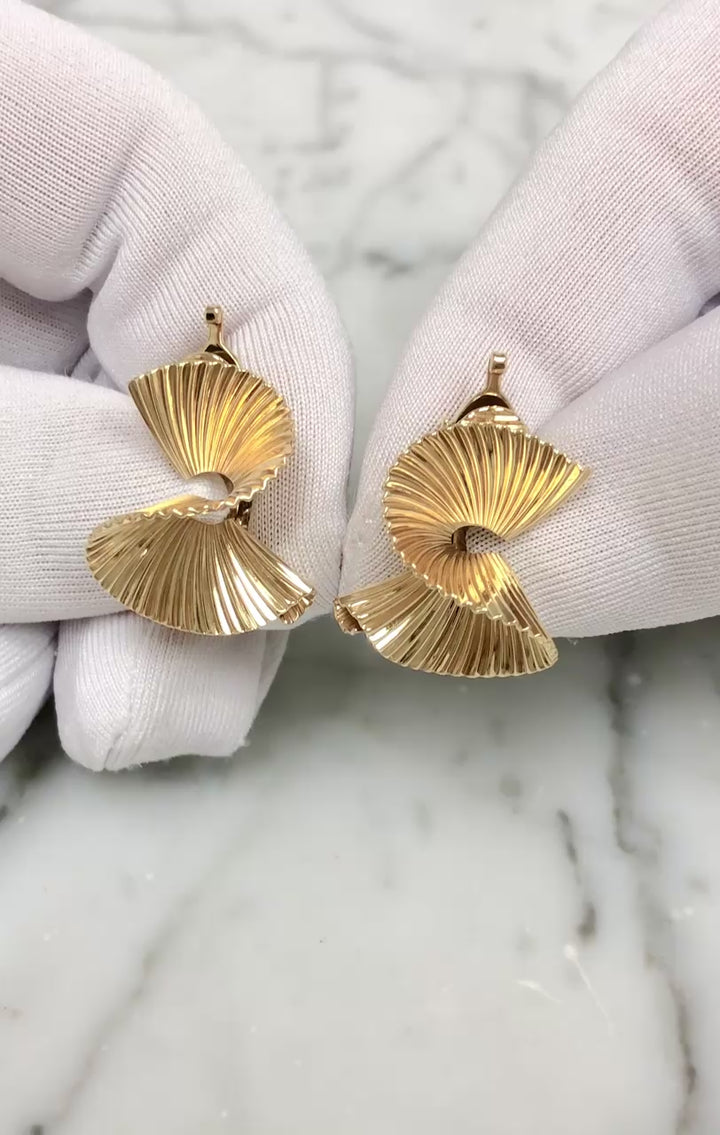 Retro Tiffany & Co. George Schuler 14K Yellow Gold Swirl Clip on Earrings 1950's
