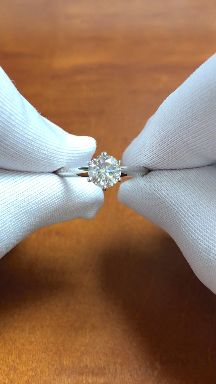 Tiffany & Co. Platinum .90 ct H-VS1 Diamond Solitaire Classic Engagement Ring
