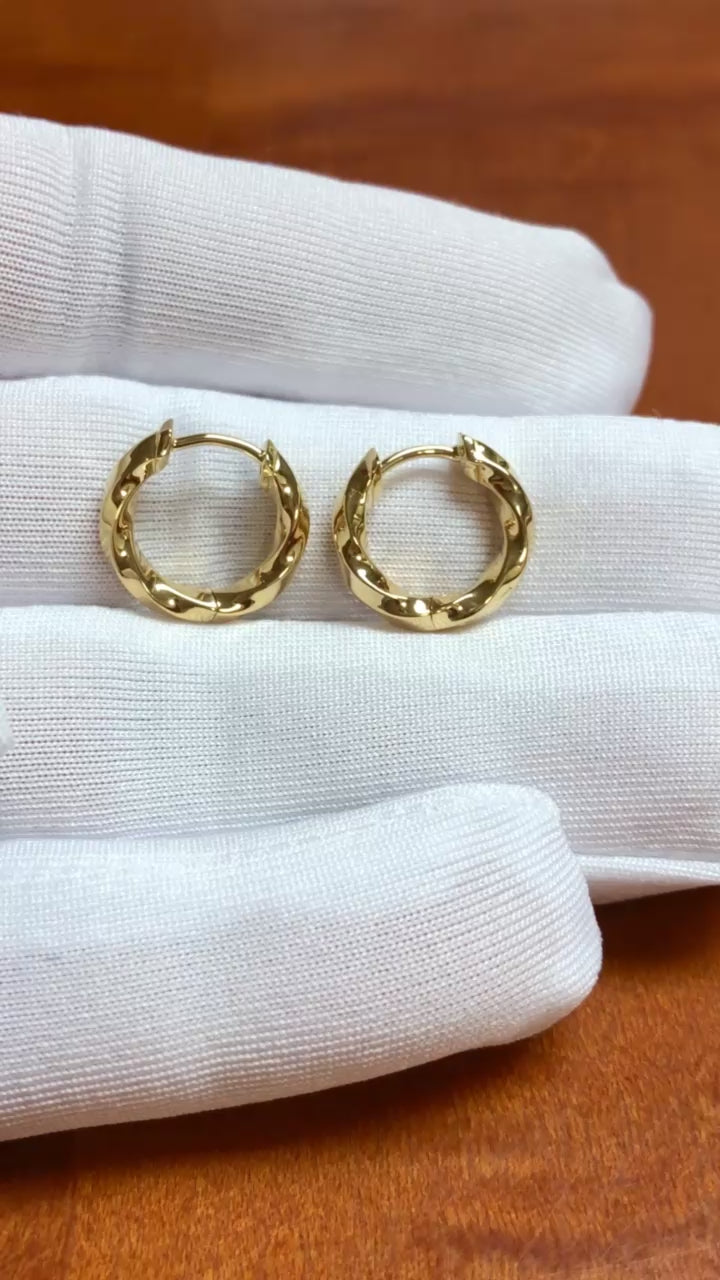 David Yurman 18K Yellow Gold Twisted Cable Hoop Earrings