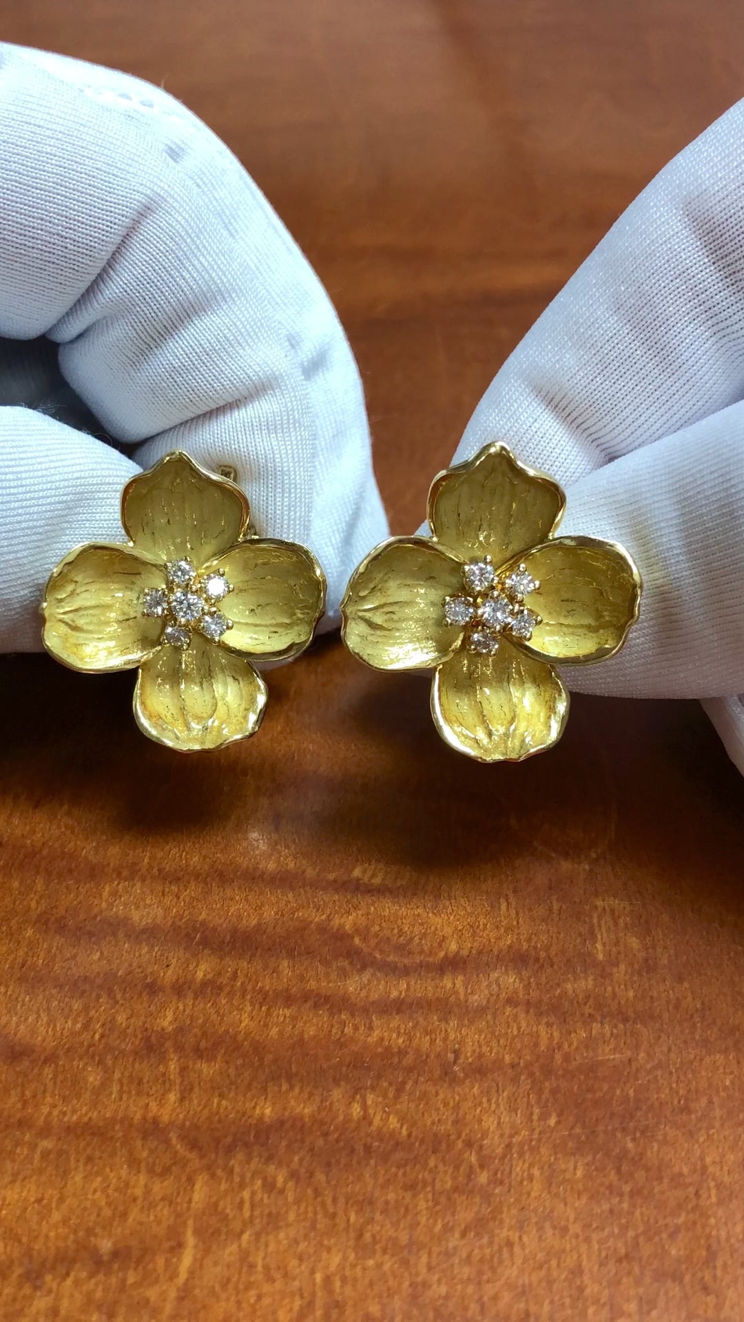 Vintage Tiffany & Co.  18K Gold and Diamond Dogwood Flower Clip Earrings