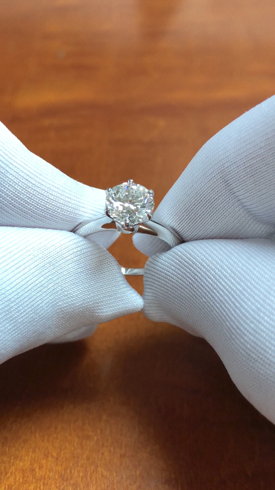Tiffany & Co. Platinum 1.50ct F-VS1 Round Diamond Solitaire Engagement Ring