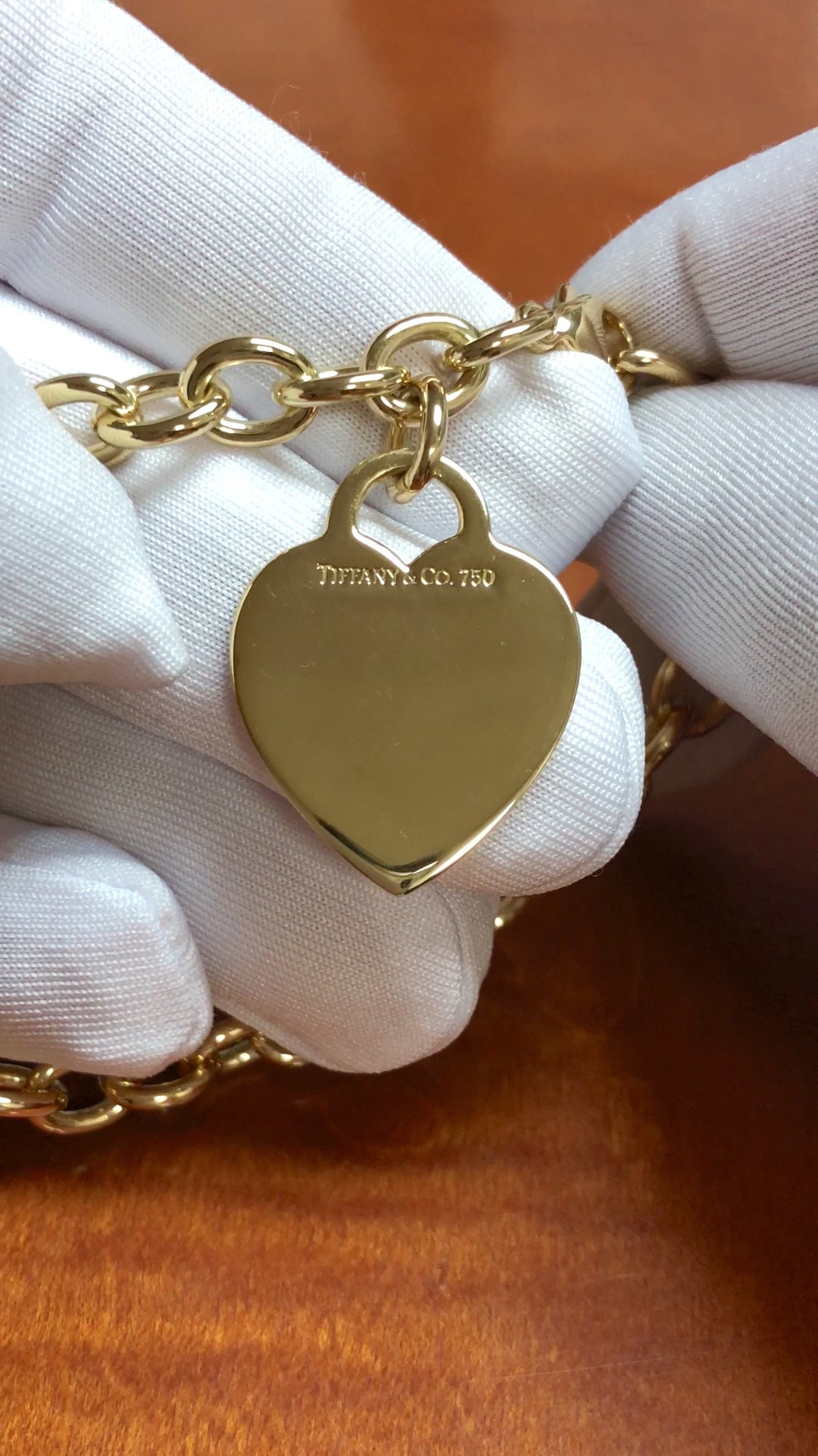 Tiffany & Co. 18K Yellow Gold Heart Tag Link Bracelet 7.25 Inches