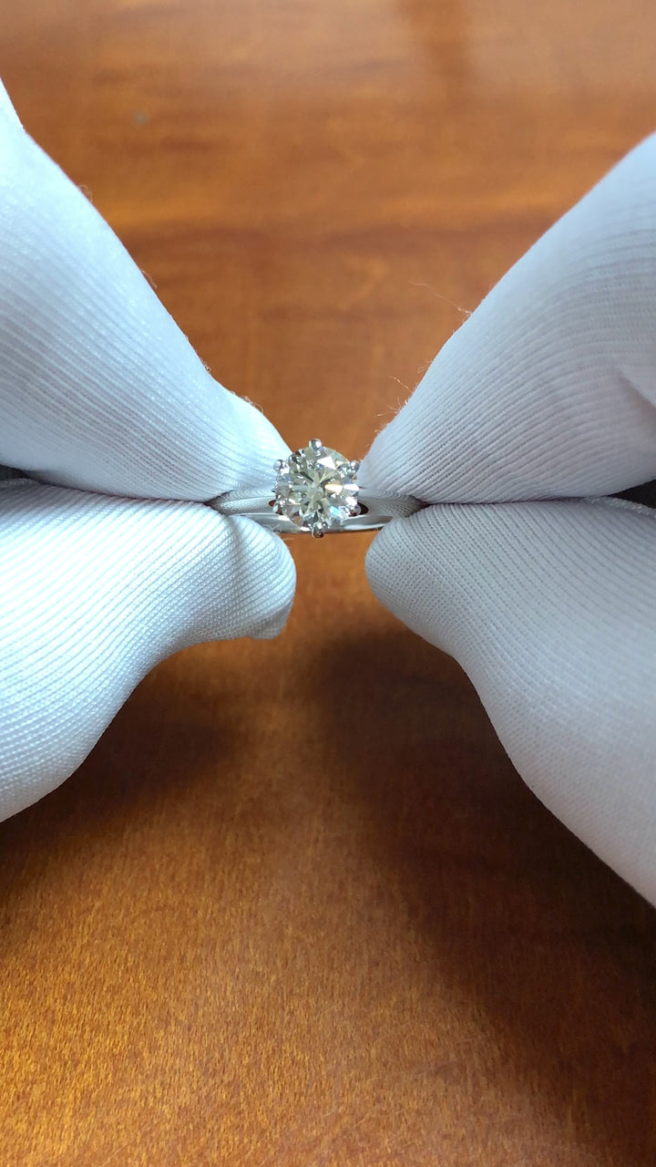 Tiffany & Co. Platinum 0.92ct I-VS1 Round Diamond Solitaire Engagement Ring
