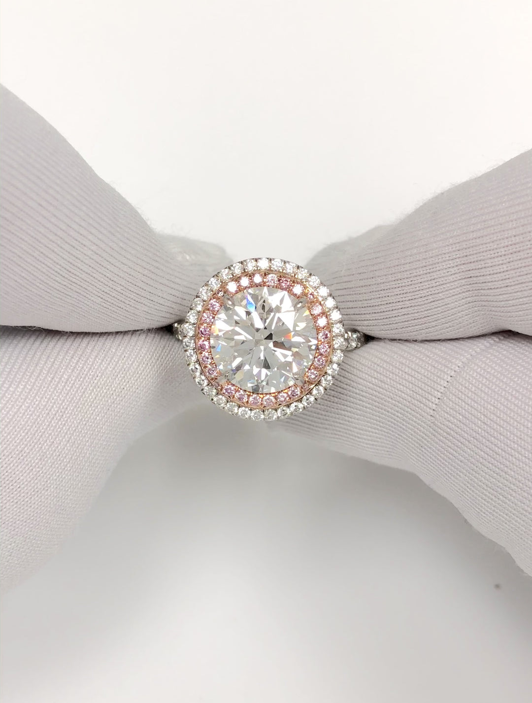 Tiffany & Co. Soleste 3.54 Ct F VVS2 Cntr Diamond engagement Ring Pink Diamonds