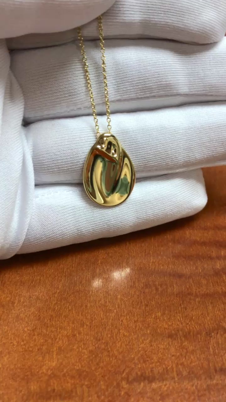 Tiffany & Co. Elsa Peretti 18K Yellow Gold Madonna Pendant Necklace 16"