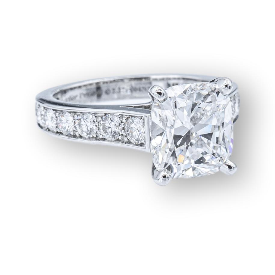 Cartier Cushion Diamond Engagement Ring Platinum 2.37 ct FVS1